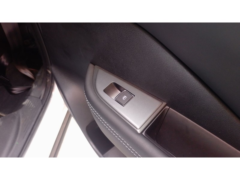 Recambio de mando elevalunas trasero derecho para nissan qashqai iii (j12) 1.5 vc-t referencia OEM IAM   