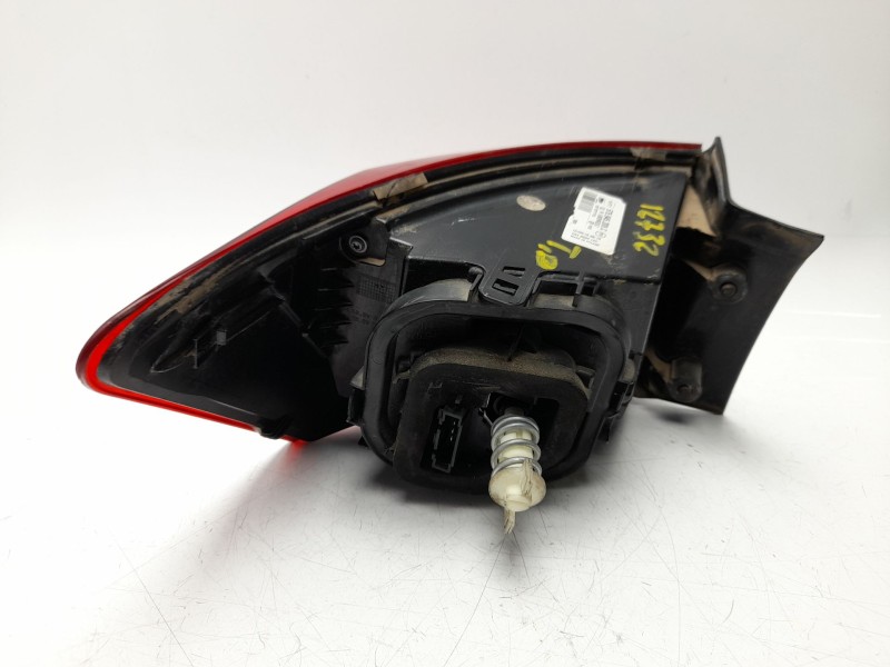 Recambio de piloto trasero derecho para seat ateca (kh7, khp) 1.6 tdi referencia OEM IAM  575945208C 