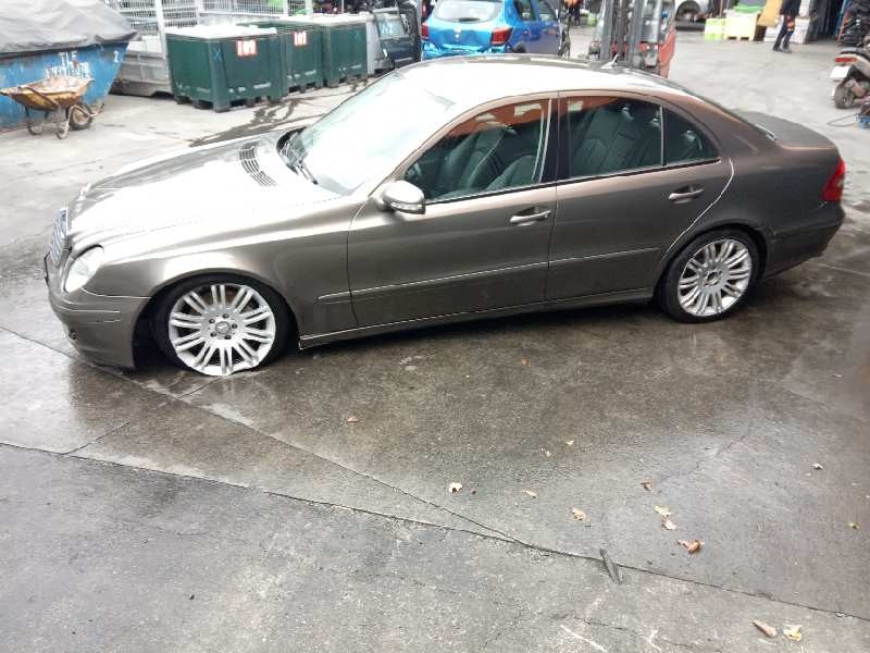 mercedes-benz clase e (w211) berlina del año 2008