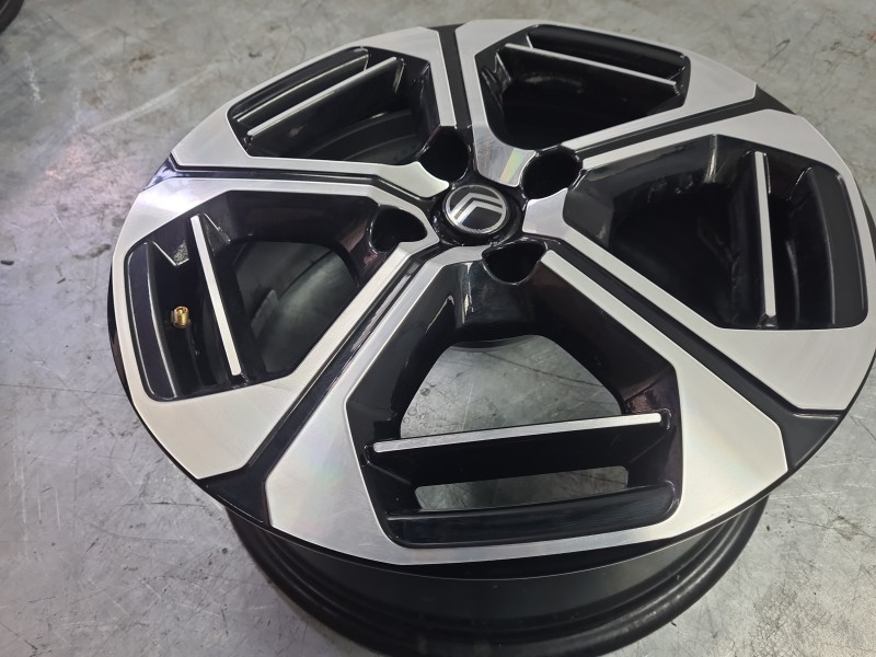 Recambio de llanta para citroën e-c3 aircross electrico 113cv max referencia OEM IAM  98500255XY 