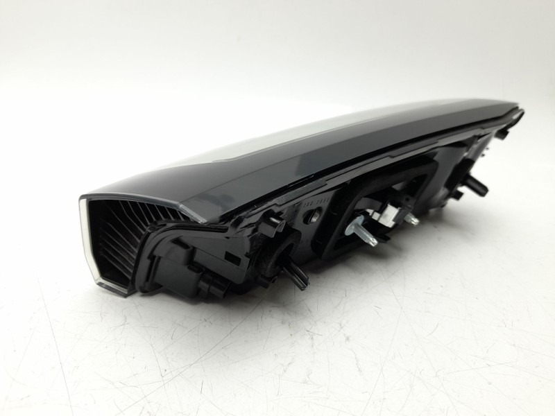 Recambio de piloto trasero izquierdo interior para peugeot 2008 allure hybrid 136 edcs6 referencia OEM IAM  9850439280 