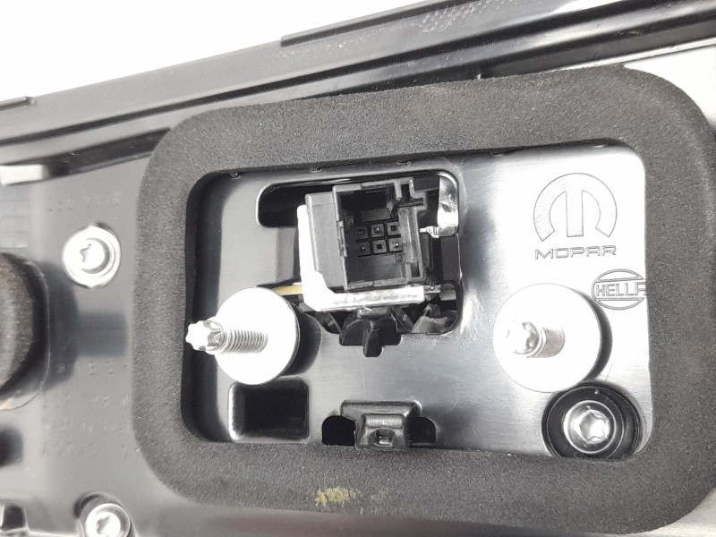 Recambio de piloto trasero izquierdo interior para peugeot 2008 allure hybrid 136 edcs6 referencia OEM IAM  9850439280 