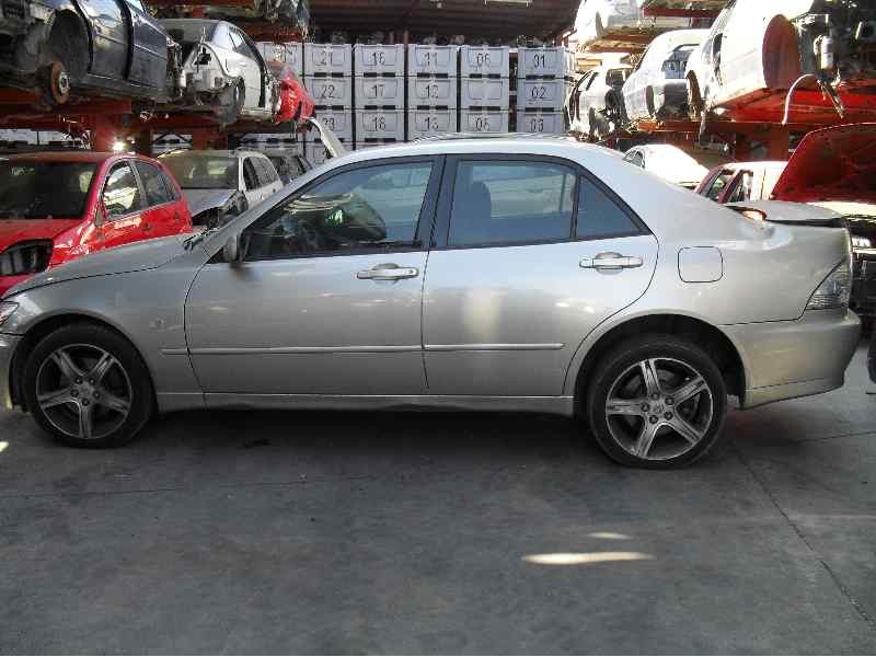 toyota lexus is 200 (gxe10) del año 2000