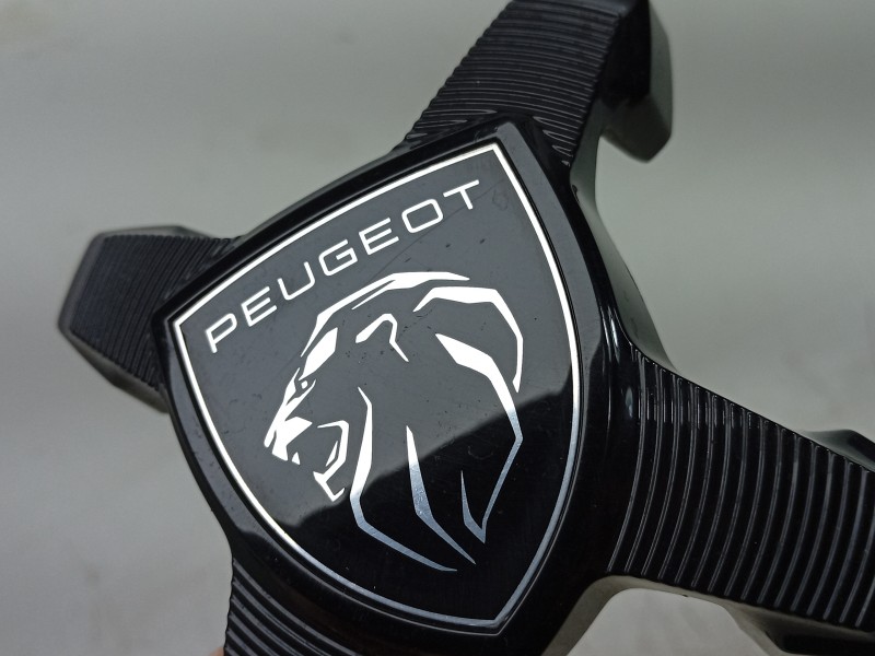 Recambio de tapacubos para peugeot 2008 allure hybrid 136 edcs6 referencia OEM IAM 9848313780 9848313880 