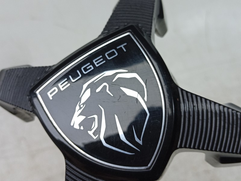 Recambio de tapacubos para peugeot 2008 allure hybrid 136 edcs6 referencia OEM IAM 9848313780 9848313880 