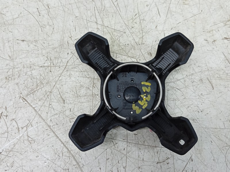 Recambio de tapacubos para peugeot 2008 allure hybrid 136 edcs6 referencia OEM IAM 9848313780 9848313880 