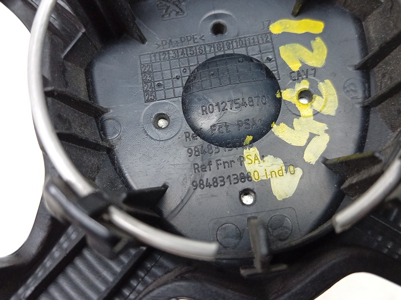 Recambio de tapacubos para peugeot 2008 allure hybrid 136 edcs6 referencia OEM IAM 9848313780 9848313880 