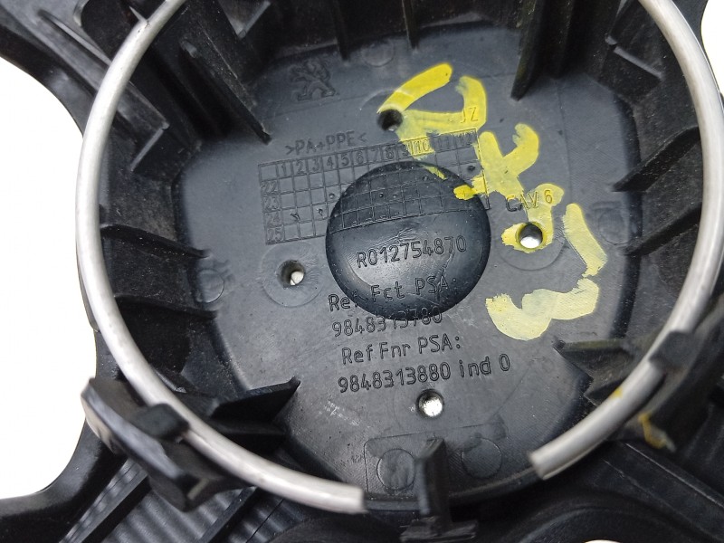 Recambio de tapacubos para peugeot 2008 allure hybrid 136 edcs6 referencia OEM IAM 9848313780 9848313880 