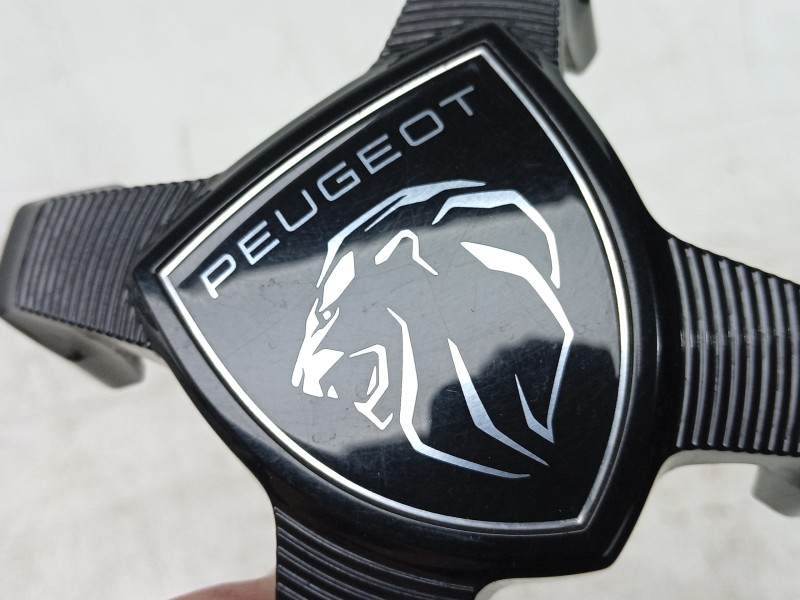 Recambio de tapacubos para peugeot 2008 allure hybrid 136 edcs6 referencia OEM IAM 9848313780 9848313880 