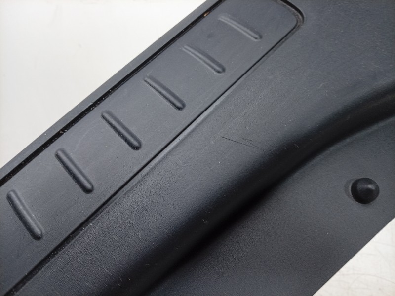 Recambio de moldura para land rover range rover evoque (l538) 2.0 d referencia OEM IAM  BJ32113A10AD 