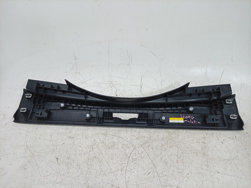 Recambio de moldura para land rover range rover evoque (l538) 2.0 d referencia OEM IAM  BJ32113A10AD 