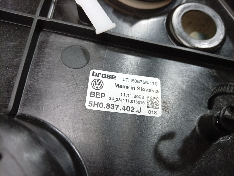 Recambio de elevalunas delantero derecho para volkswagen golf viii (cd1, da1) 1.5 etsi referencia OEM IAM  5H0837462G 