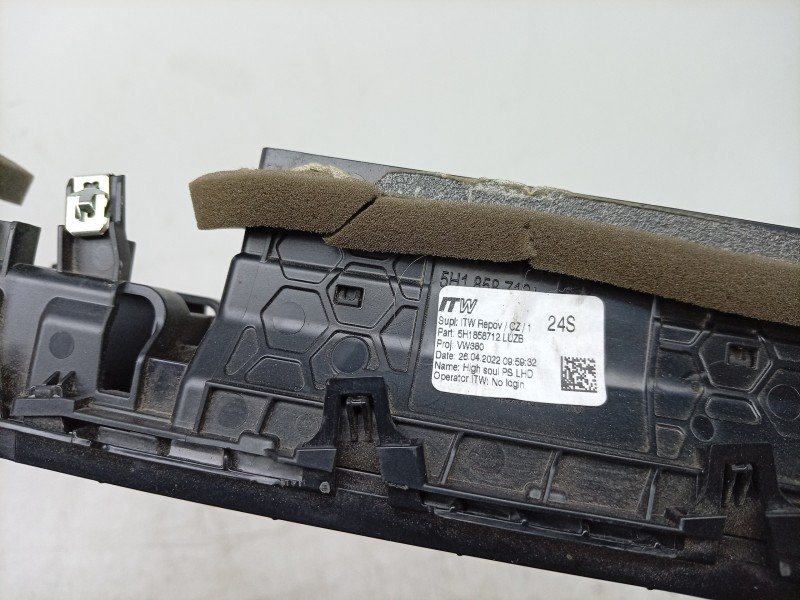 Recambio de aireador central para volkswagen golf viii variant (cg5, db5) 2.0 tdi referencia OEM IAM  5H1858712LUZB 