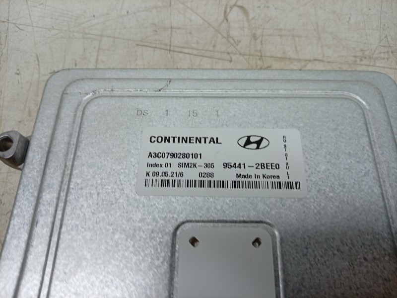 Recambio de centralita motor uce para hyundai kona (os, ose, osi) 1.6 gdi hybrid referencia OEM IAM A3C0790280101 954412BEE0 