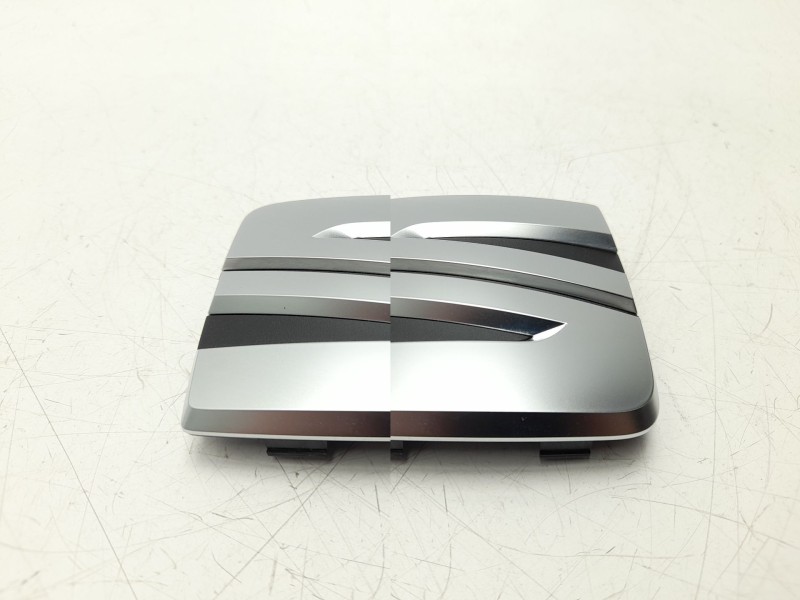 Recambio de molduras delanteras para seat leon 1.5 etsi 85 kw (kl) referencia OEM IAM  5FA853679HUBN 