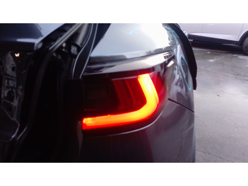 Recambio de piloto trasero derecho para lexus lbx referencia OEM IAM   