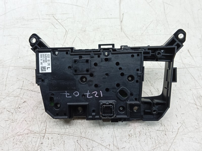 Recambio de mando multifuncion para mazda 3 hatchback (bp) 2.0 skyactiv-g m hybrid referencia OEM IAM  BDGF66CM0 
