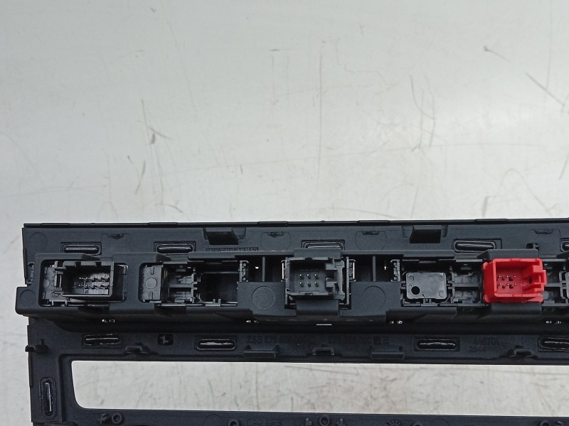 Recambio de moldura para seat ateca (kh7, khp) 1.6 tdi referencia OEM IAM  575858060E 