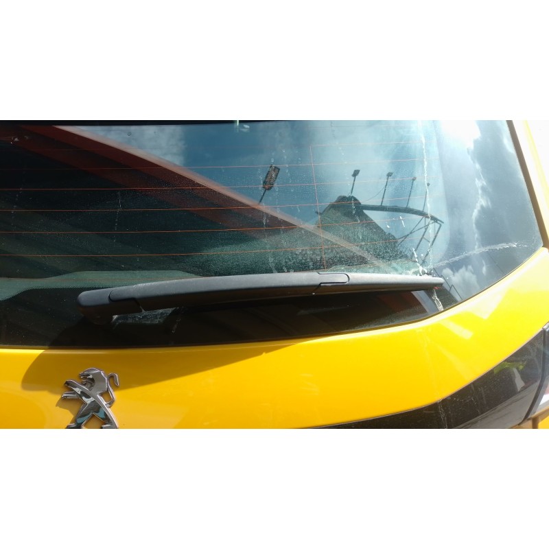 Recambio de brazo limpia trasero para peugeot 208 ii (ub_, up_, uw_, uj_) 1.2 puretech 100 referencia OEM IAM   