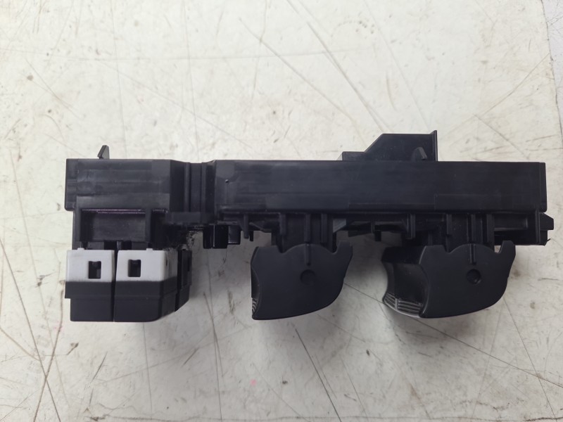 Recambio de mando elevalunas delantero izquierdo para toyota corolla sedán (_e21_) 1.8 vvti hybrid (zwe211, mzea12) referencia O