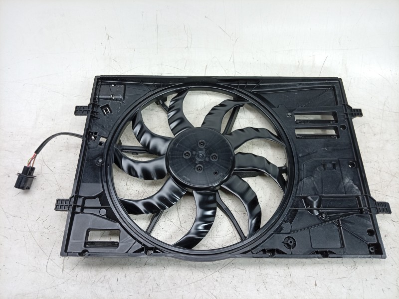 Recambio de electroventilador para seat leon 1.5 etsi 85 kw (kl) referencia OEM IAM 5WA959455J 5WA121203B 