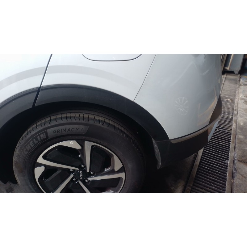 Recambio de aletin trasero izquierdo para kia sportage 1.6 t-gdi 160 cv referencia OEM IAM   