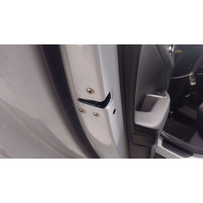 Recambio de cerradura puerta trasera izquierda para kia sportage 1.6 t-gdi 160 cv referencia OEM IAM   