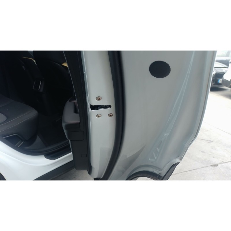 Recambio de cerradura puerta trasera derecha para kia sportage 1.6 t-gdi 160 cv referencia OEM IAM   