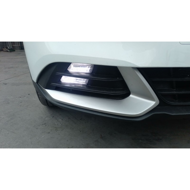 Recambio de faro antiniebla derecho para kia sportage 1.6 t-gdi 160 cv referencia OEM IAM   