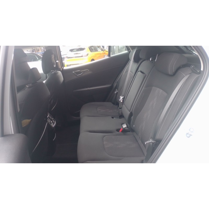 Recambio de asientos traseros para kia sportage 1.6 t-gdi 160 cv referencia OEM IAM   