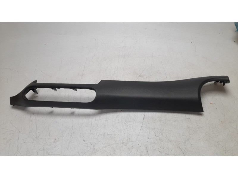 Recambio de moldura para hyundai kona 1.0 tgdi cat referencia OEM IAM 84777J9000  