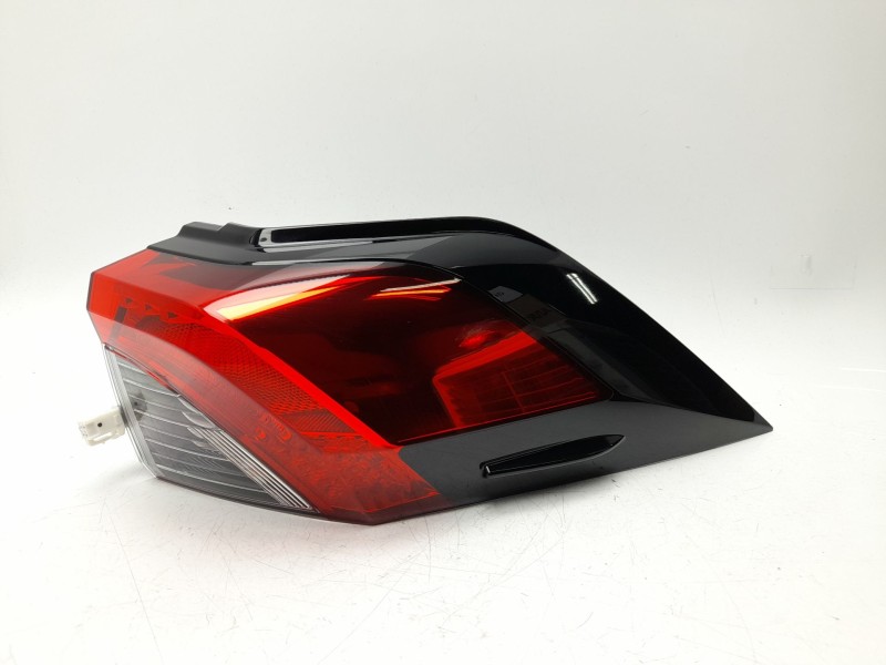 Recambio de piloto trasero derecho para suzuki across (a5z_) 2.5 hybrid referencia OEM IAM  8155042230 16907862/3760508