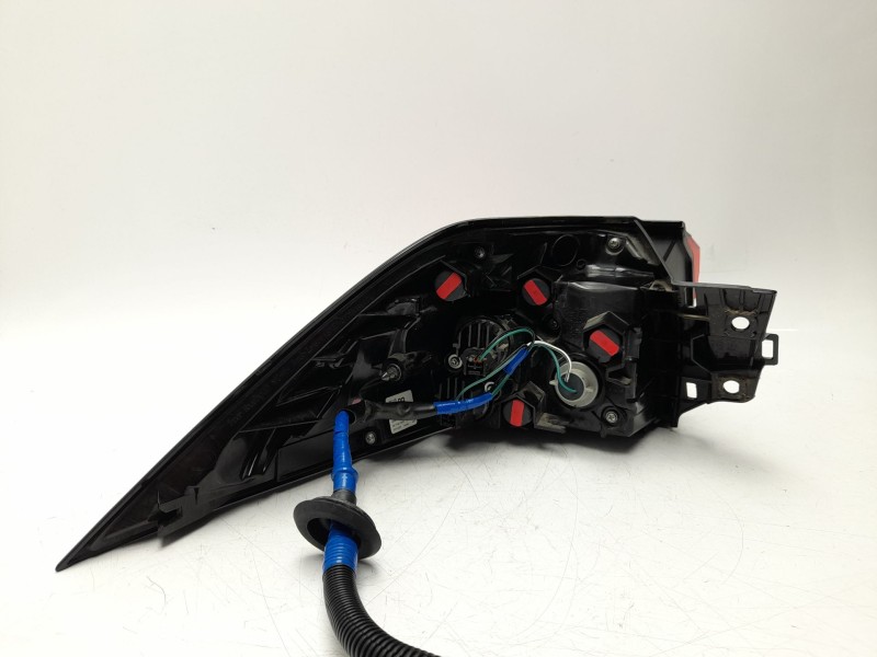 Recambio de piloto trasero derecho para suzuki across (a5z_) 2.5 hybrid referencia OEM IAM  8155042230 16907862/3760508