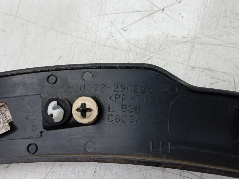 Recambio de aletin trasero izquierdo para land rover range rover evoque (l538) 2.0 d referencia OEM IAM  BJ32290E23AH 