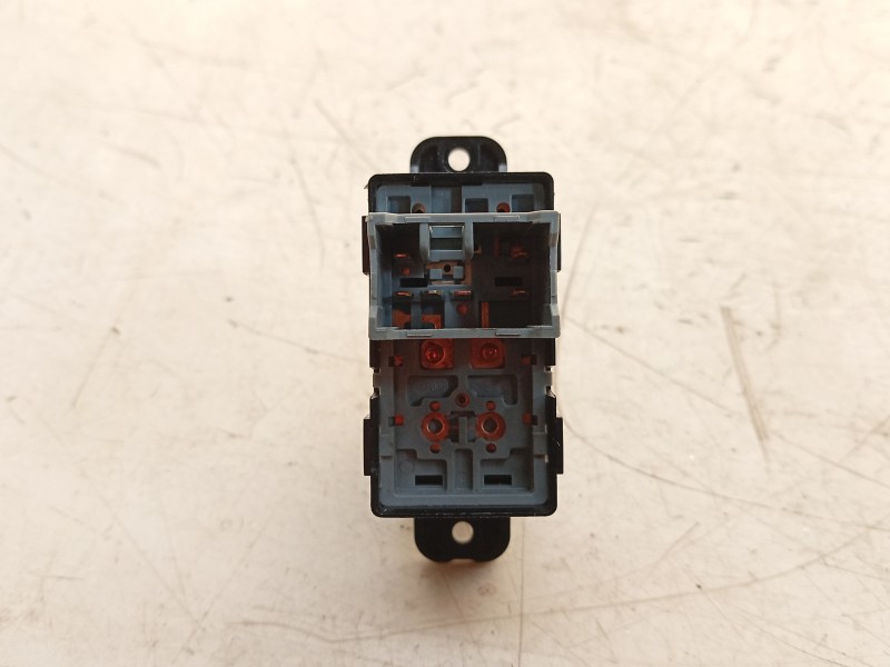Recambio de mando elevalunas trasero derecho para ssangyong xlv suv e-xgi 160 referencia OEM IAM  8585035000 
