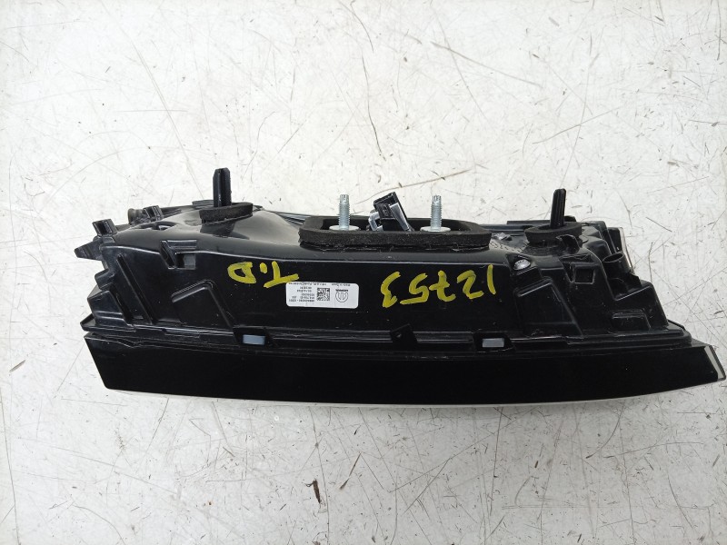 Recambio de piloto trasero derecho interior para peugeot 2008 allure hybrid 136 edcs6 referencia OEM IAM  9850438380 