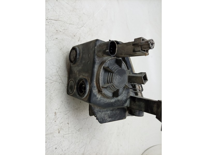 Recambio de faro antiniebla derecho para opel zafira / zafira family b (a05) 1.9 cdti (m75) referencia OEM IAM  13261998 