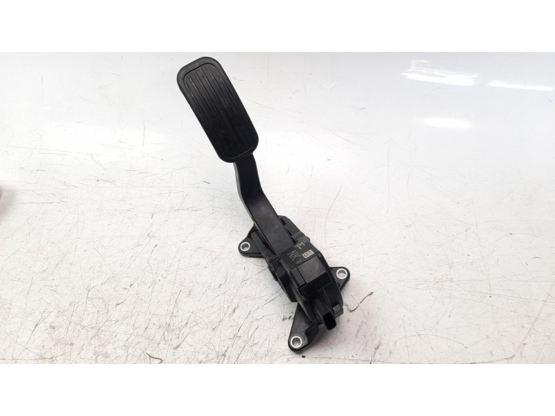 Recambio de potenciometro pedal para toyota corolla (e21) referencia OEM IAM 7811002211  