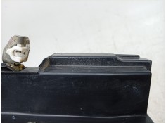 CERRADURA PUERTA TRASERA DERECHA 825020994R 