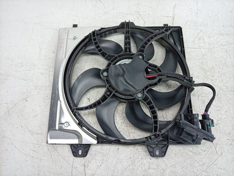 Recambio de electroventilador para peugeot 208 5p allure hybrid 110 edcs6 referencia OEM IAM 9823959280 9839344280 470172