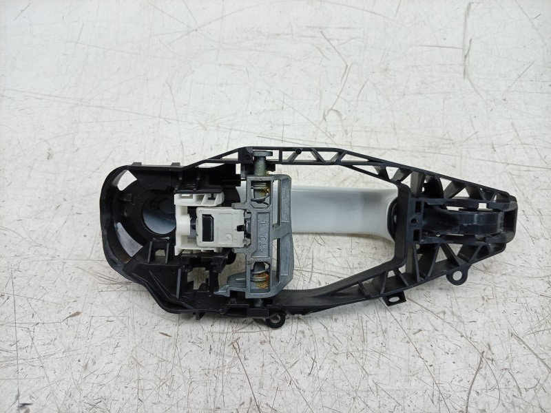 Recambio de maneta exterior delantera izquierda para bmw 1 118 d f70 referencia OEM IAM  51217489323 
