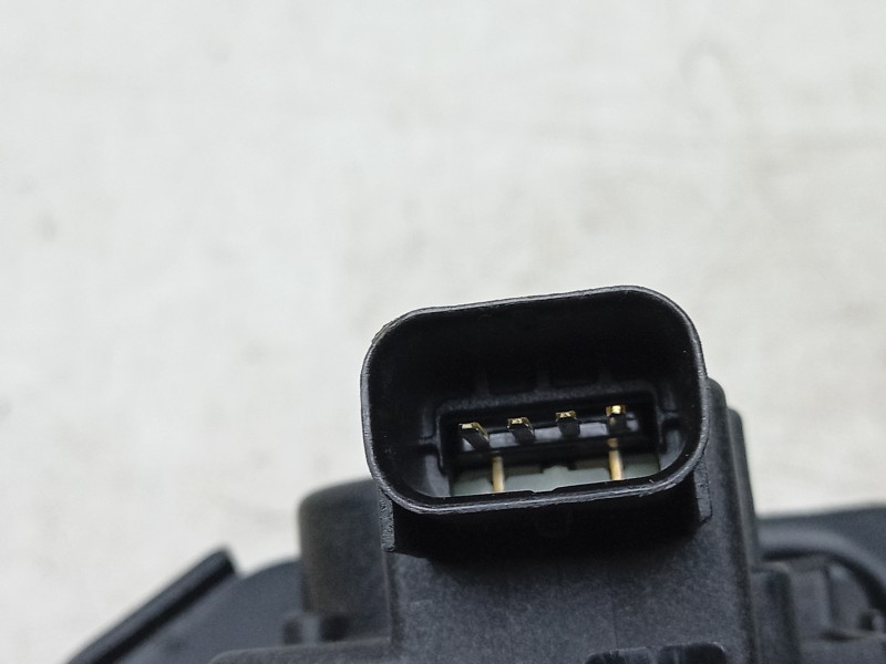 Recambio de cerradura maletero / porton para kia stonic (yb) 1.0 t-gdi referencia OEM IAM  81230H8400 