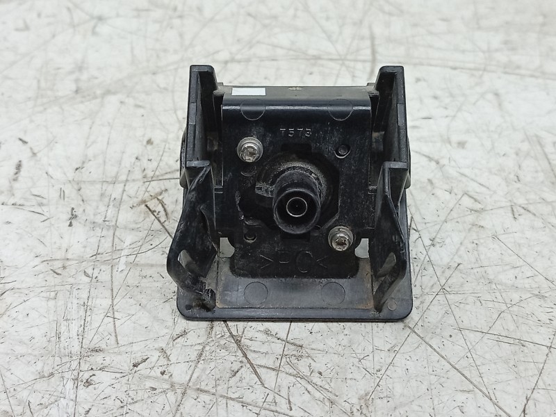 Recambio de camara vision trasera para mazda 3 sedán 2.5 e-skyactiv-g referencia OEM IAM  B0L167RC0 