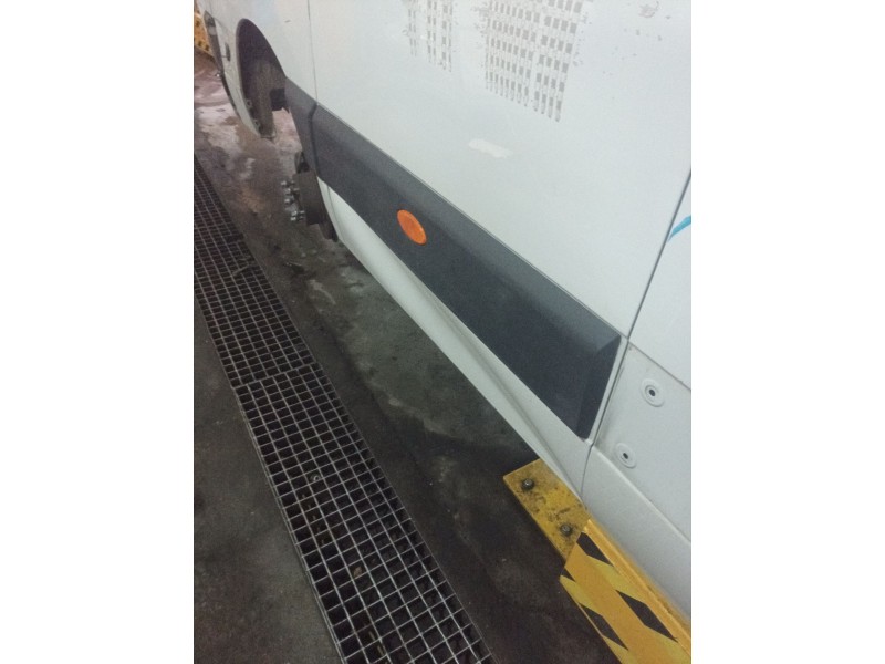 Recambio de moldura para renault master iii furgoneta (fv) 2.3 dci 150 fwd (fv0f, fv03) referencia OEM IAM  768F20003R 
