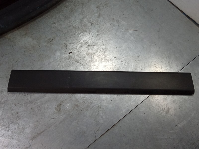 Recambio de moldura para renault master iii furgoneta (fv) 2.3 dci 150 fwd (fv0f, fv03) referencia OEM IAM  828210160R 
