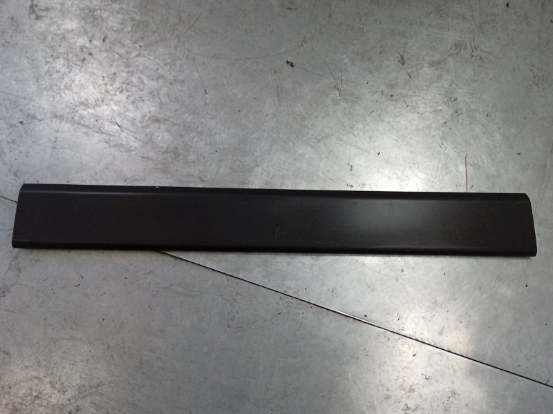 Recambio de moldura para renault master iii furgoneta (fv) 2.3 dci 150 fwd (fv0f, fv03) referencia OEM IAM  828200148R 107199293