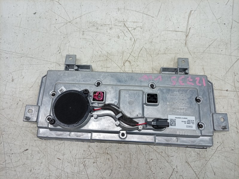 Recambio de cuadro instrumentos para volkswagen caravelle t7 2.5 ehybrid referencia OEM IAM  S74110F889AD 