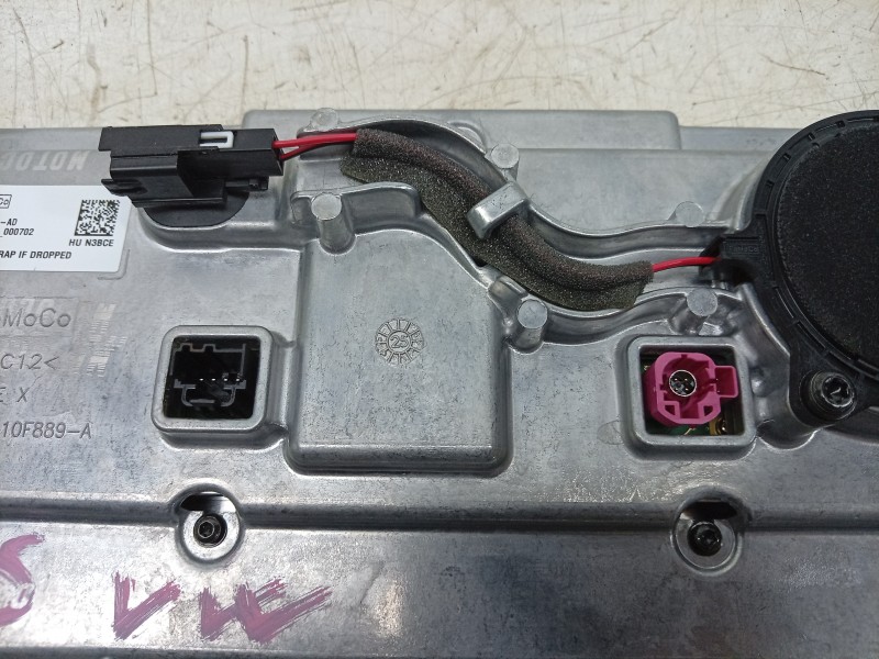 Recambio de cuadro instrumentos para volkswagen caravelle t7 2.5 ehybrid referencia OEM IAM  S74110F889AD 