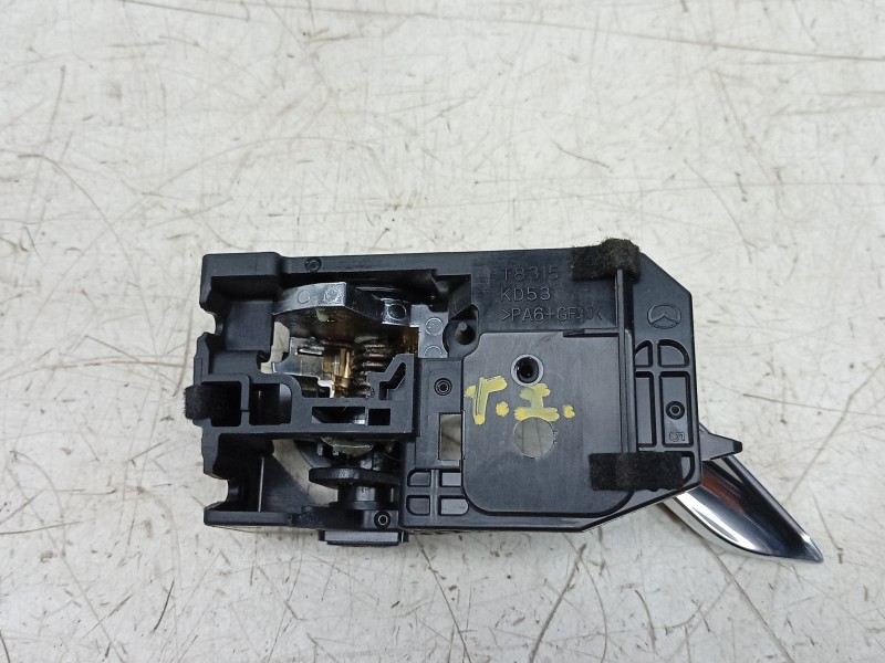 Recambio de maneta interior trasera izquierda para mazda 3 hatchback (bp) 2.0 skyactiv-g m hybrid referencia OEM IAM  KD53T8315 