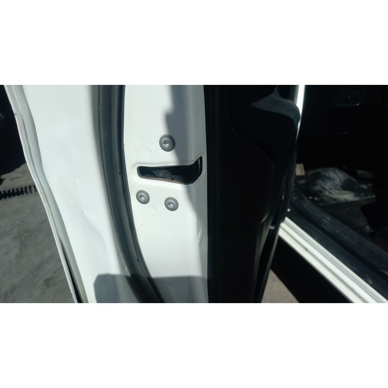 Recambio de cerradura puerta delantera izquierda para toyota land cruiser 3p 3.0 d-4d 190 cv referencia OEM IAM   